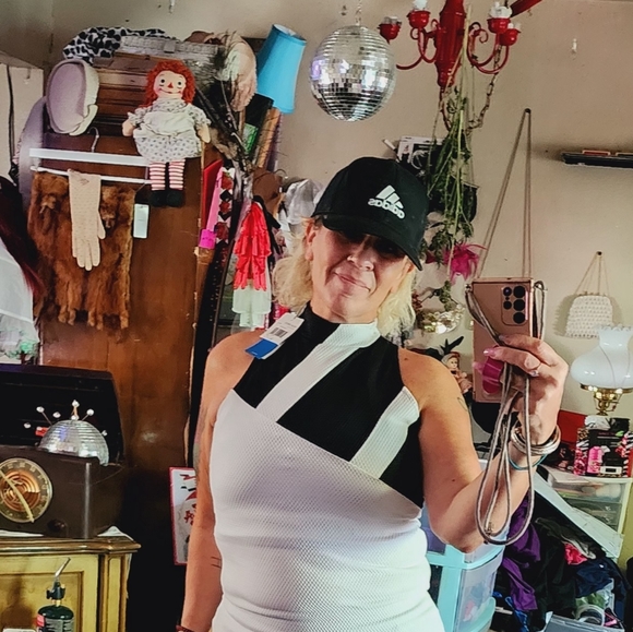 Meet your Posher, Heidi - Picture 6 of 12